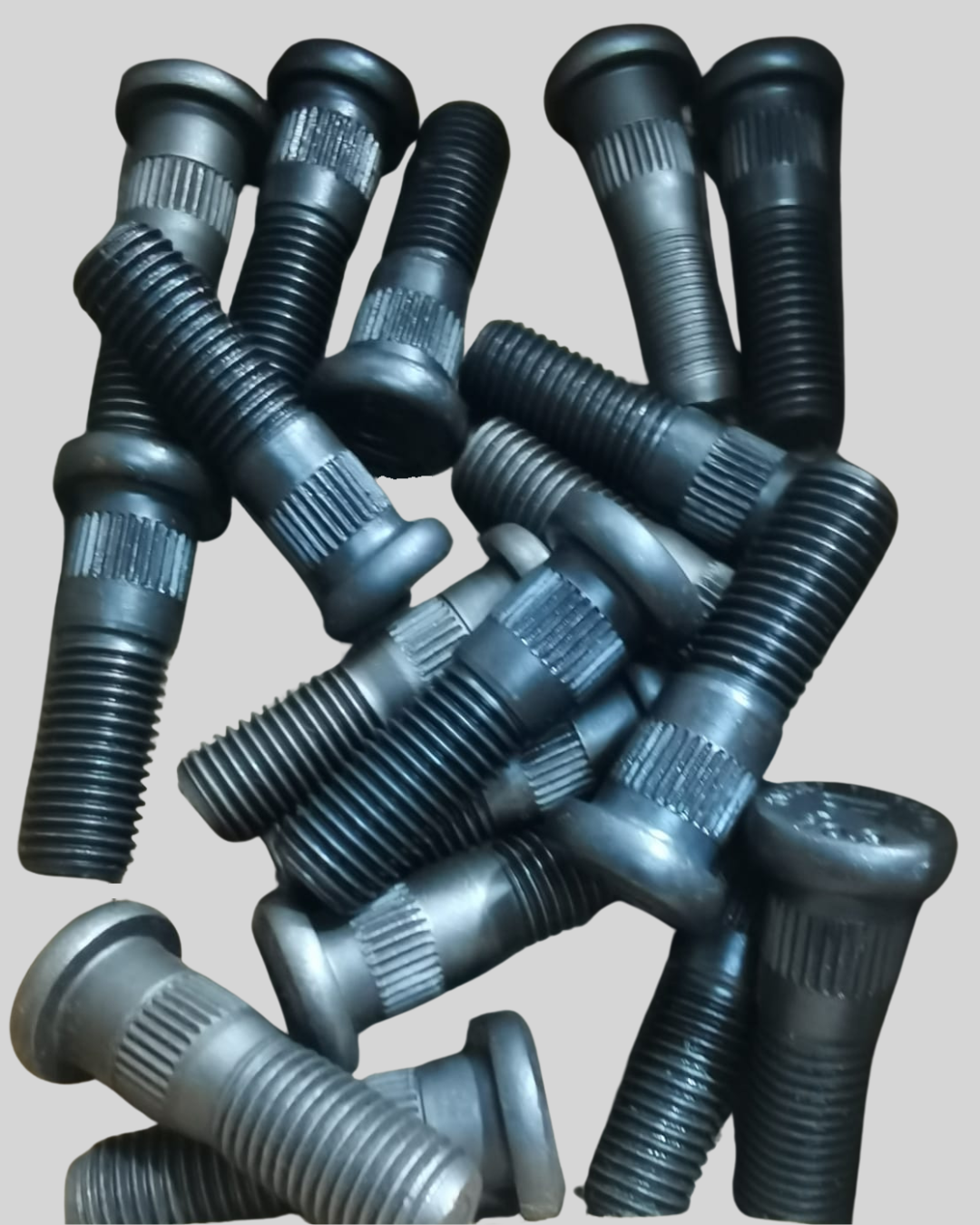 Pernos y tuercas de Rueda